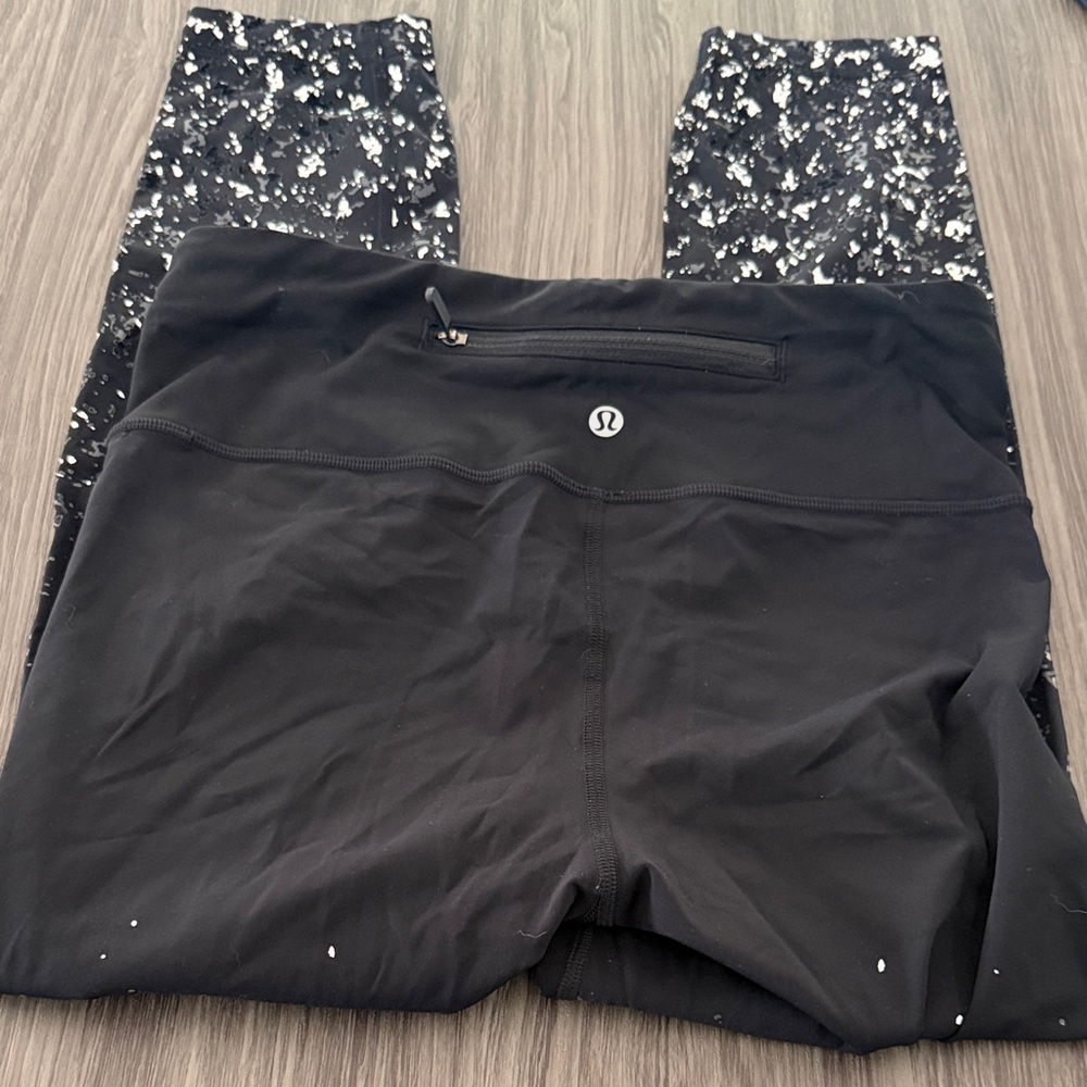 lululemon athletica Black and Silver Speckled textured Leggings size 6